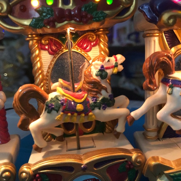 Vintage Carousel 1992 working Mr.Christmas 6 horses 21 favorite carols nonsmoker - Picture 6 of 16